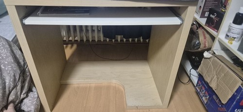 Computertisch mit ausziehbarer